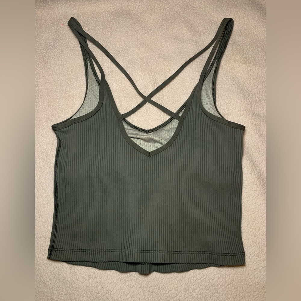 Vuori Olive Green Ribbed Crop Tank Top - Picture 5 of 9